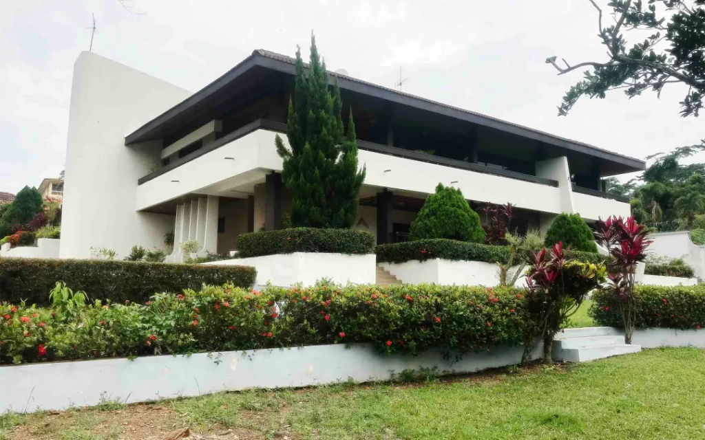 Photograph of the Owusu Addo residence. The residence overlooks the Kumasi Golf Course.
